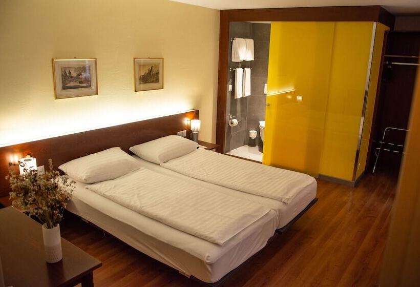 스탠다드 룸, Goldener Schlussel