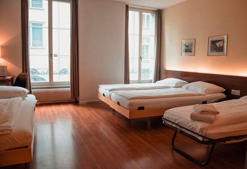 패밀리 룸, Goldener Schlussel