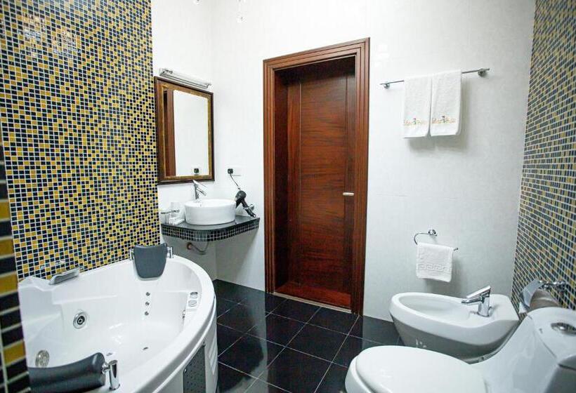 سوییت جونیور, Ichan Qal A Premium Class