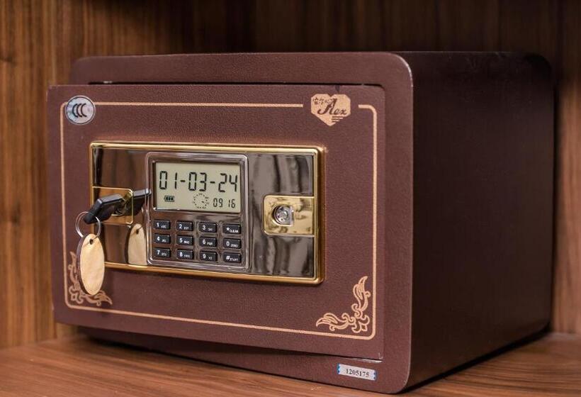 سوئیت با تخت بزرگ, Ichan Qal A Premium Class