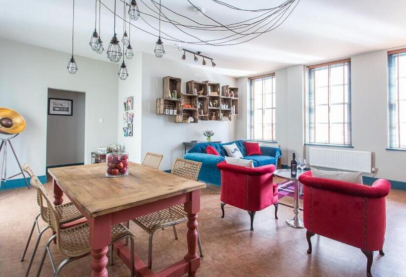 Семейные Апартаменты 3 Спальни, Oddfellows Chester Hotel & Apartments