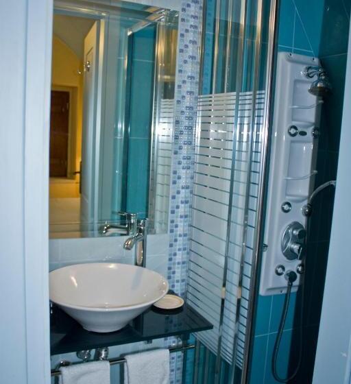 חדר סטנדרט, Petropoulakis Tower