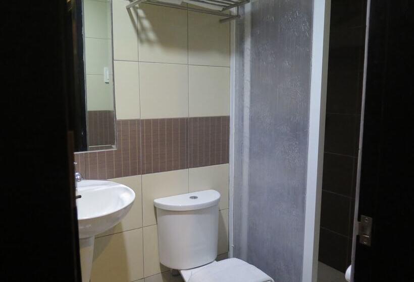 اتاق سوپریور, The Pinnacle Hotel And Suites