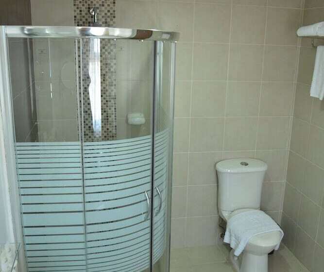 سوییت اجرایی, The Pinnacle Hotel And Suites