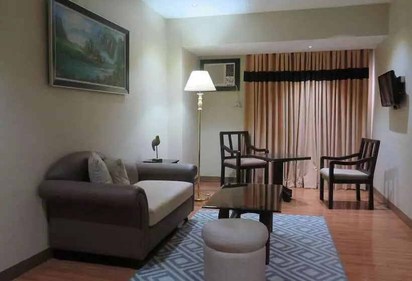 エクゼクティブスイート, The Pinnacle Hotel And Suites