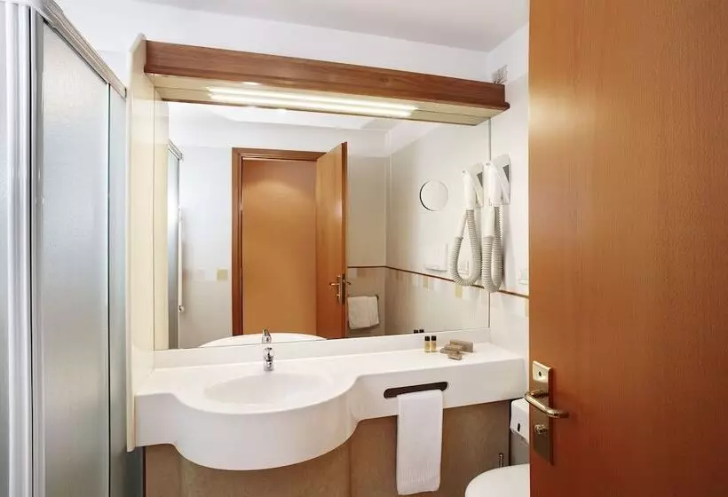 Chambre Standard Individuelle, Prim