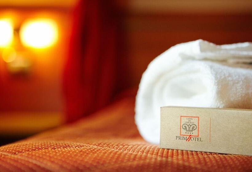 غرفة قياسية ثلاثية, Prim