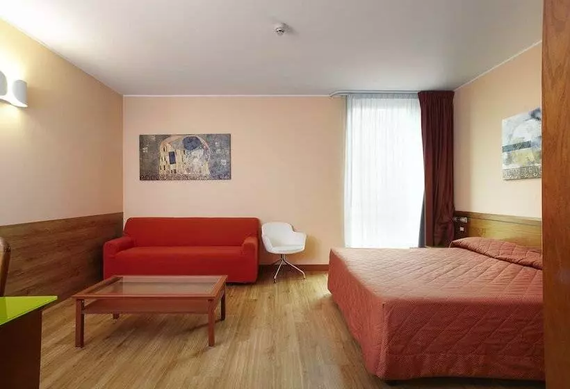 Chambre Triple Standard, Prim