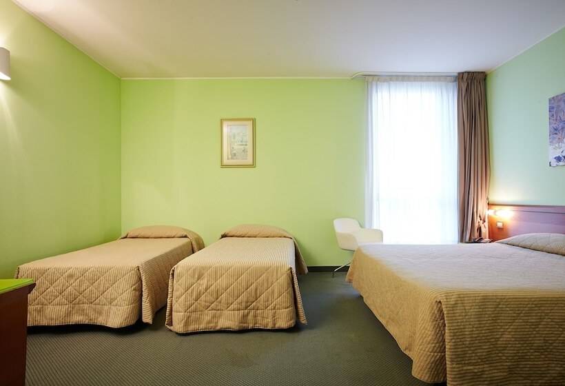 غرفة قياسية ثلاثية, Prim