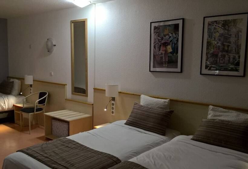 스탠다드 트리플 룸, Tambourin