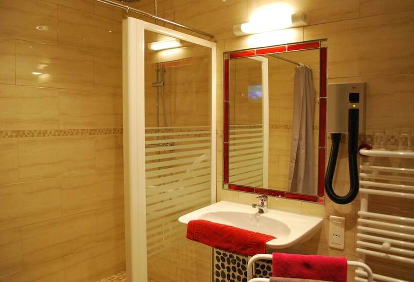 스탠다드 싱글 룸, Tambourin