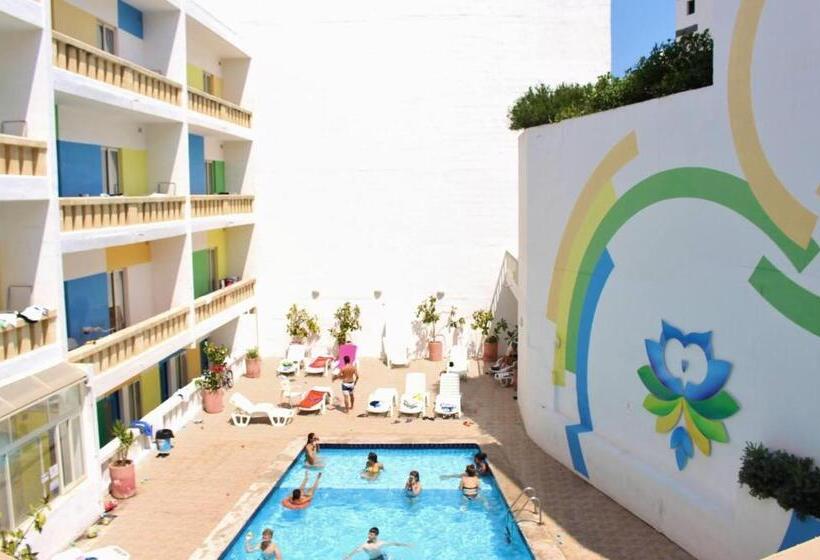 استودیوی استاندارد, Nsts Campus Residence And Hostel