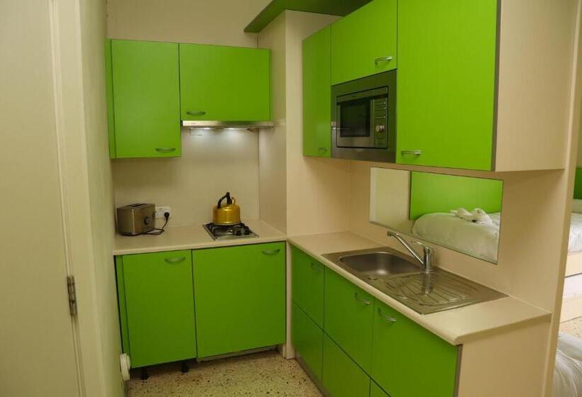 اتاق سوپریور سه تخته, Nsts Campus Residence And Hostel