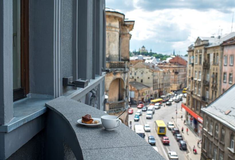 اتاق سوپریور, Astoria