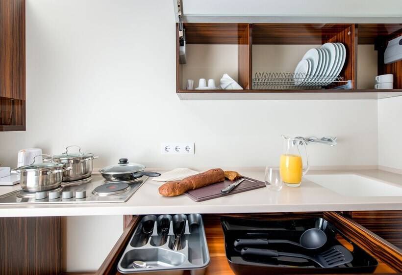 آپارتمان 1 خوابه, Astoria