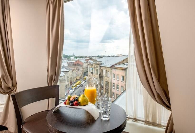 آپارتمان 1 خوابه, Astoria