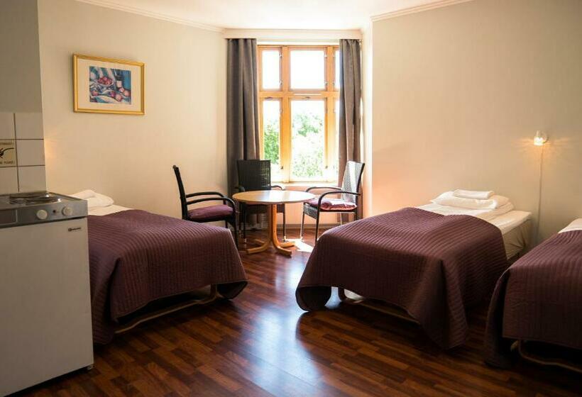 اتاق استاندارد سه نفره, Cochs Pensjonat