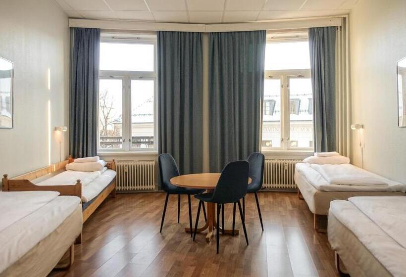 اتاق استاندارد چهارنفره با سرویس بهداشتی مشترک, Cochs Pensjonat