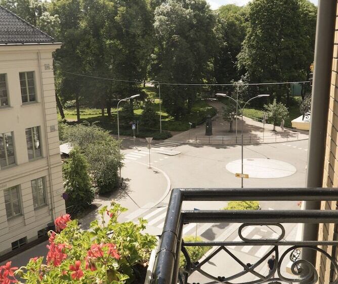 اتاق استاندارد سه نفره, Cochs Pensjonat