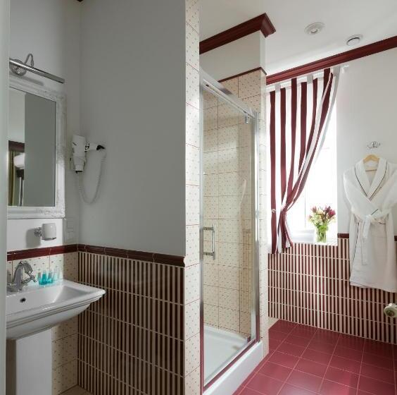 Superior-huone, De Gaulle Boutique