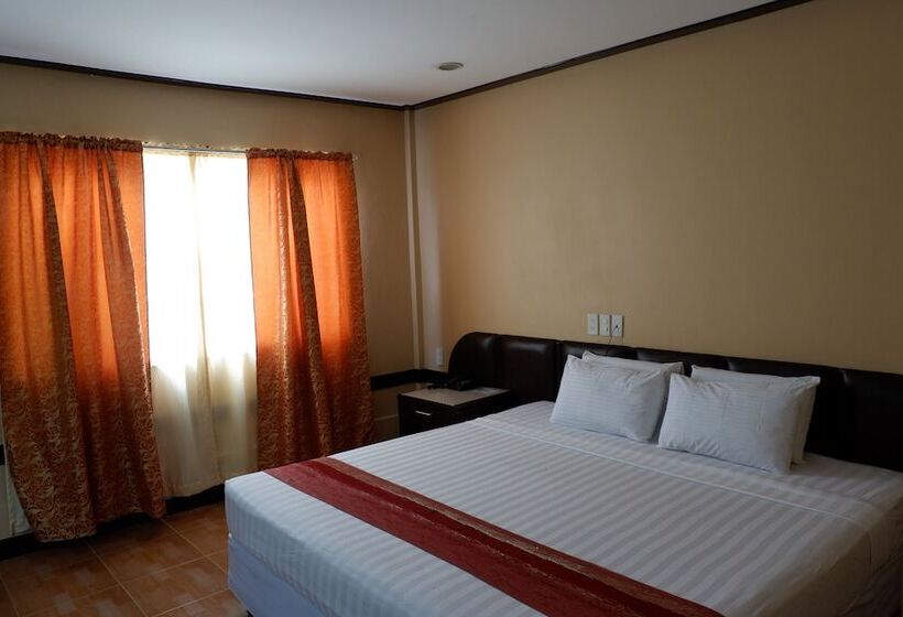 اتاق لوکس با چشمانداز استخر, Holiday Spa