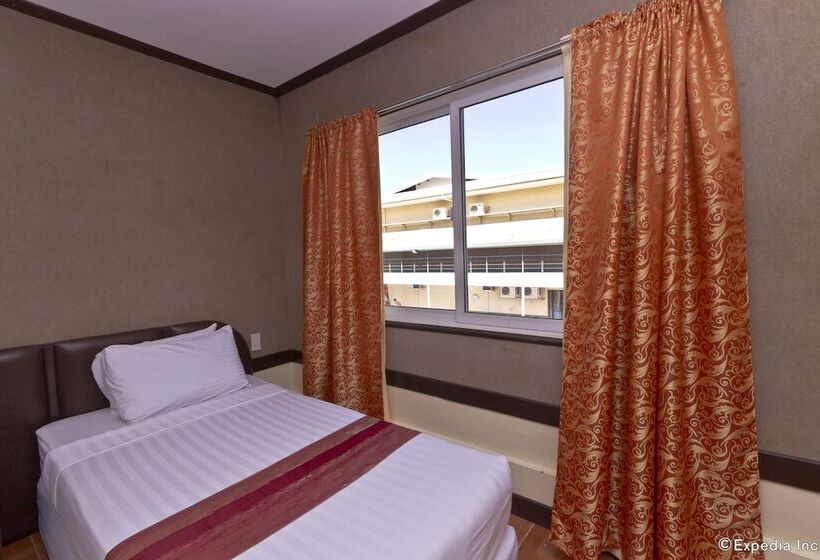 اتاق لوکس با چشمانداز استخر, Holiday Spa