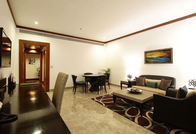 デラックススイート, Jaypee Greens Golf And Spa Resort