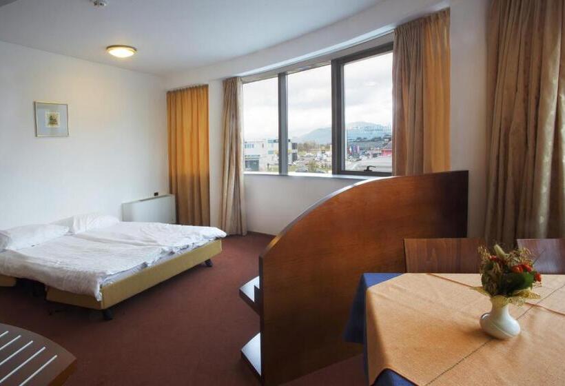 آپارتمان 1 خوابه, Krek Superior