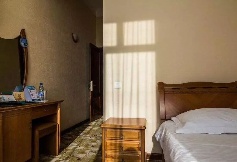 Chambre Standard Individuelle, Mayak