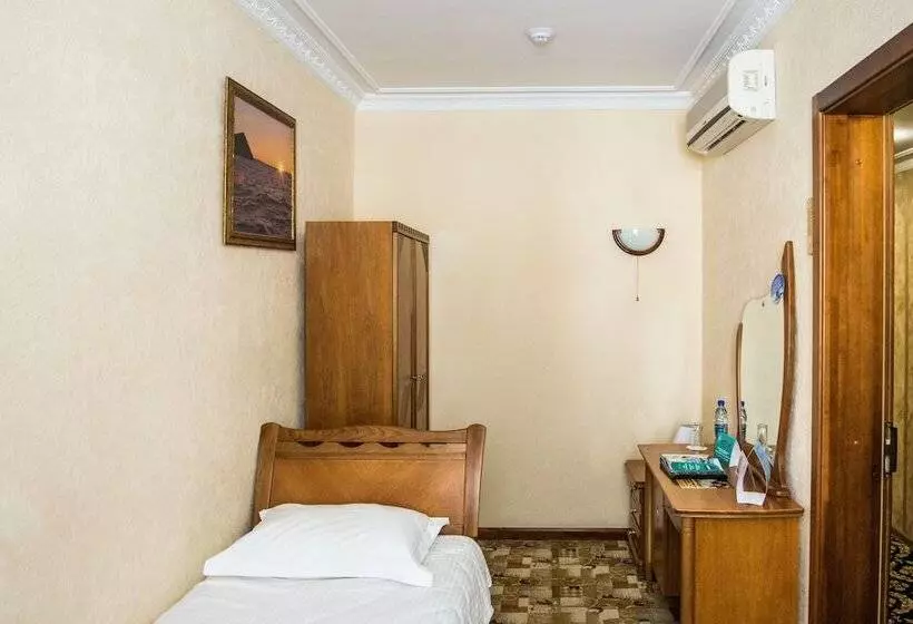 Chambre Standard Individuelle, Mayak