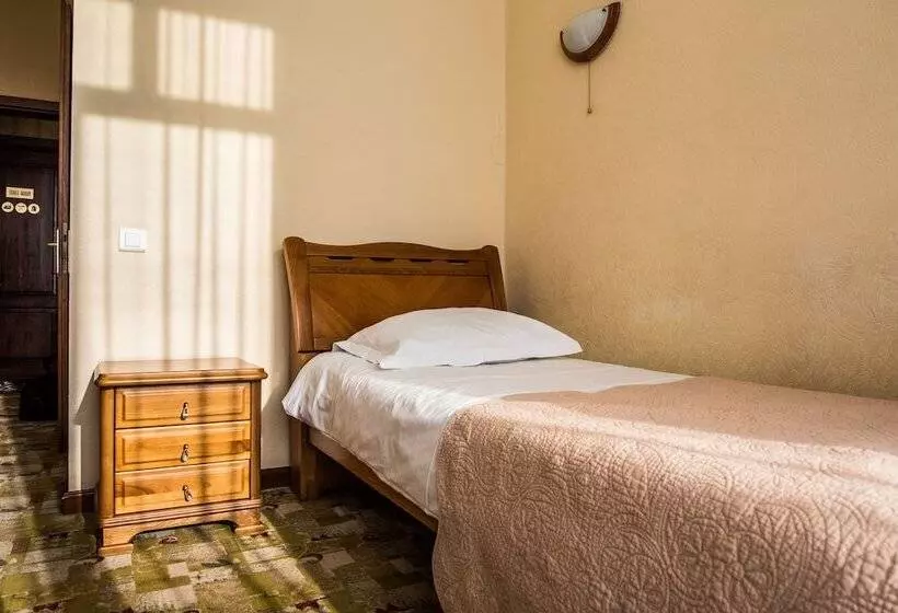 Chambre Standard Individuelle, Mayak