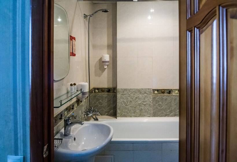 اتاق اکونومی, Mayak