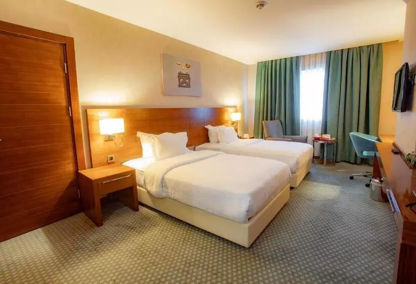 اتاق استاندارد یک نفره, Nevali Hotel & Convention Center