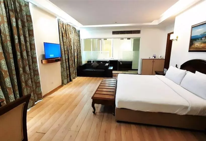 Sviitti Kaupungin Näkemystä, Welcomhotel By Itc Hotels, Bella Vista, Panchkula Chandigarh