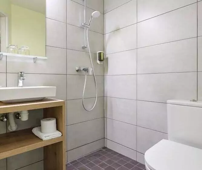 اتاق استاندارد یک نفره, Koidulapark Hotell