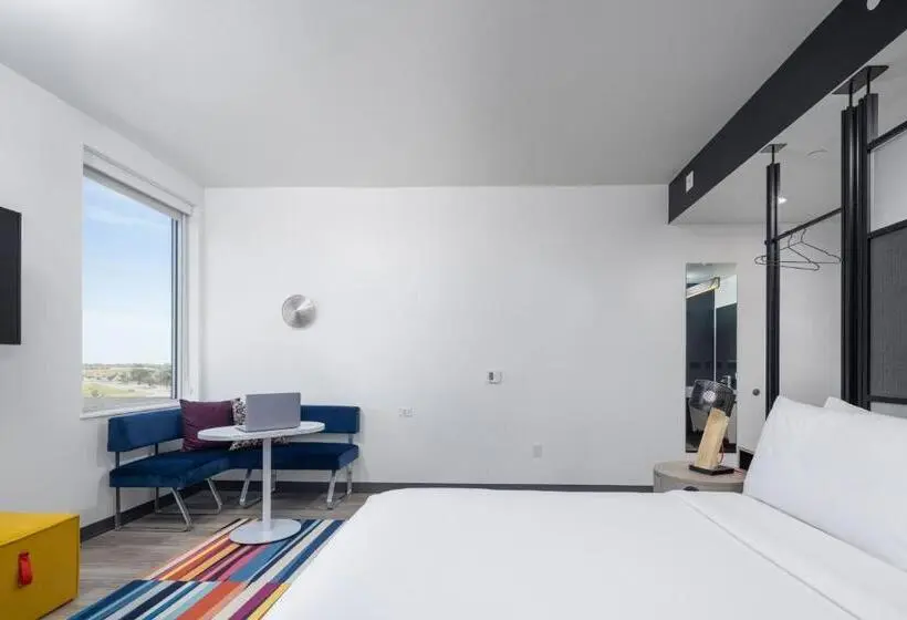 身障者適用キングサイズベッドルーム, Aloft Oklahoma City Quail Springs