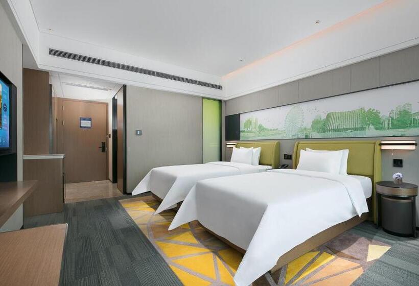 Номер Deluxe, Hampton By Hilton Zhongshan Xiaolan