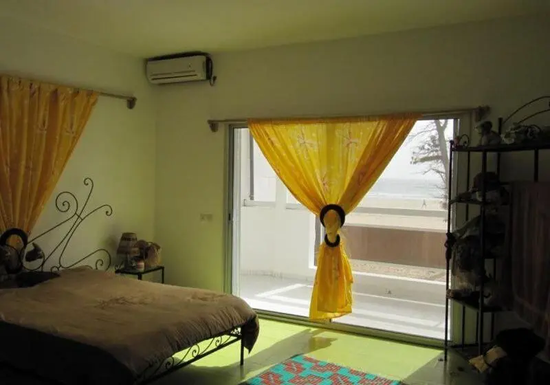 اتاق لوکس با بالکن و چشم‌انداز دریا, Eden Beach Saint Louis