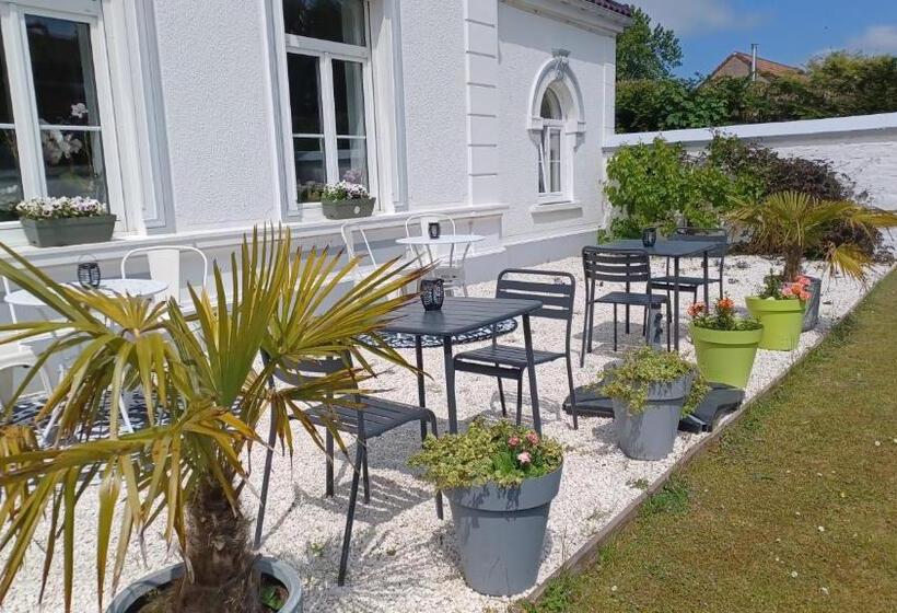 غرفة سوبيريور سرير كينج, La Carte Postale