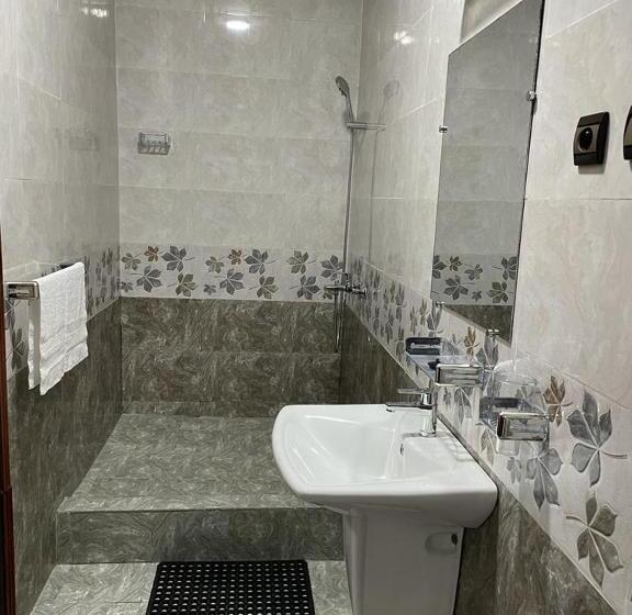 חדר משפחתי, Havana Hôtel