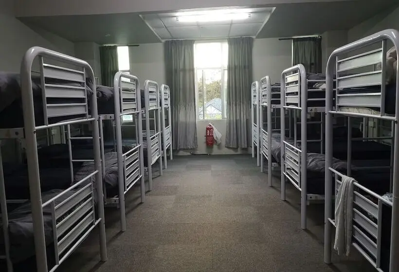 ルームシェアのワンベッド, Spot On 90449 Bed Station Guest House Dormitory
