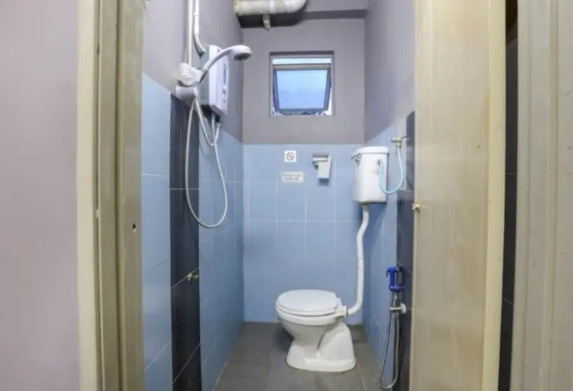 ルームシェアのワンベッド, Spot On 90449 Bed Station Guest House Dormitory