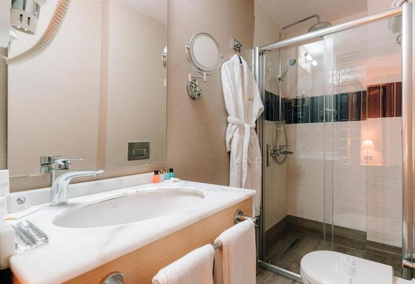 Camera Economy, Invite Hotel Corner Trabzon