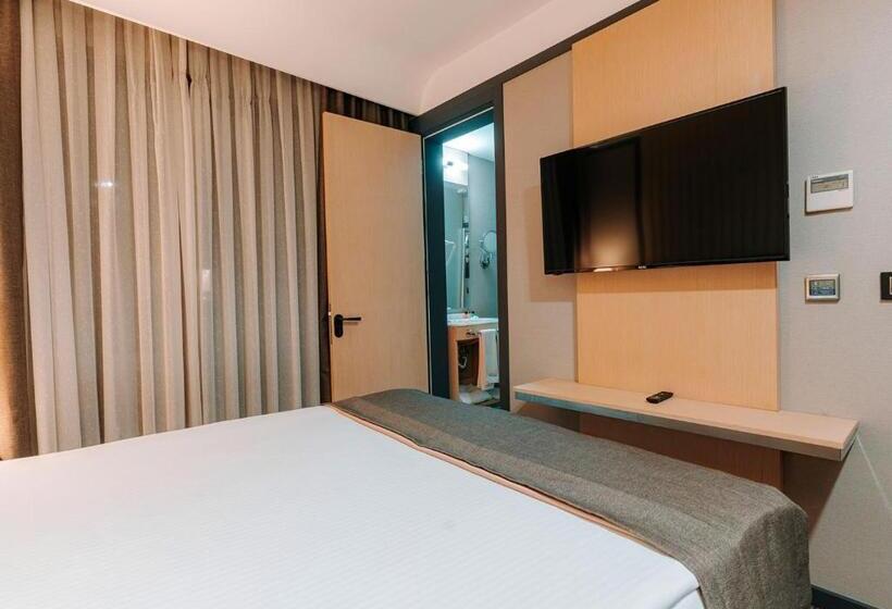 Camera Economy, Invite Hotel Corner Trabzon