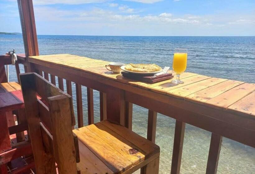 اتاق استاندارد با بالکن و چشم‌انداز دریا, Victoria S Beach House