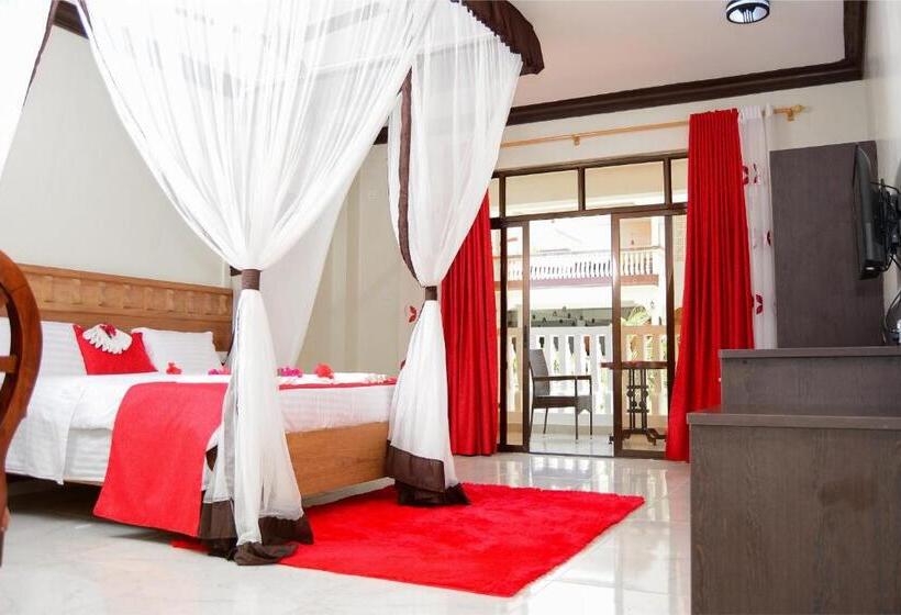 اتاق سوپریور با تخت بزرگ, White Peacock Resort Mtwapa