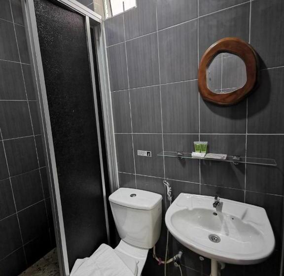 غرفة قياسية مطلّة علي حمام السباحة, Airis Sanctuary Resort