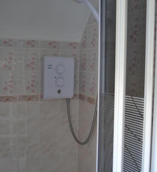 اتاق خانوادگی, Breagagh View B&b