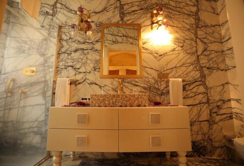 Люкс, Anatelein Boutique Cave