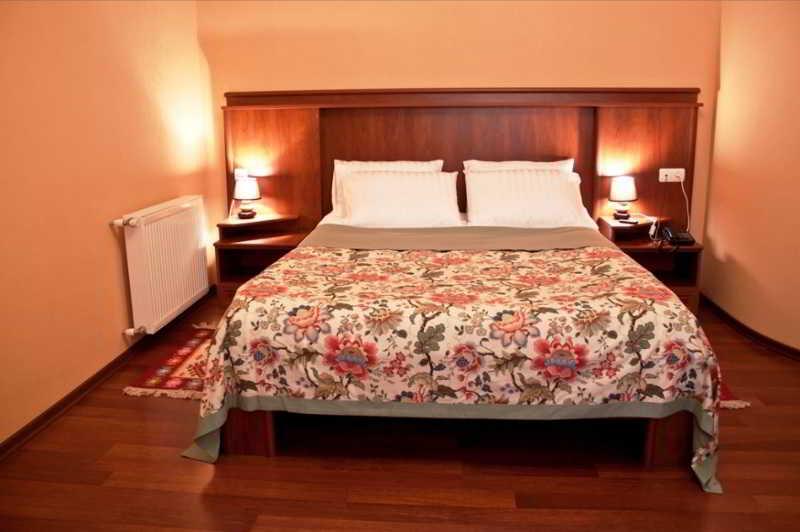 اتاق استاندارد, Astoria